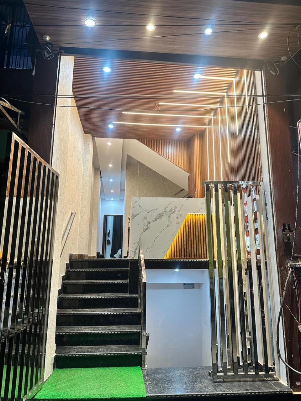 Cable Car Hotel Varanasi Ngoại thất bức ảnh
