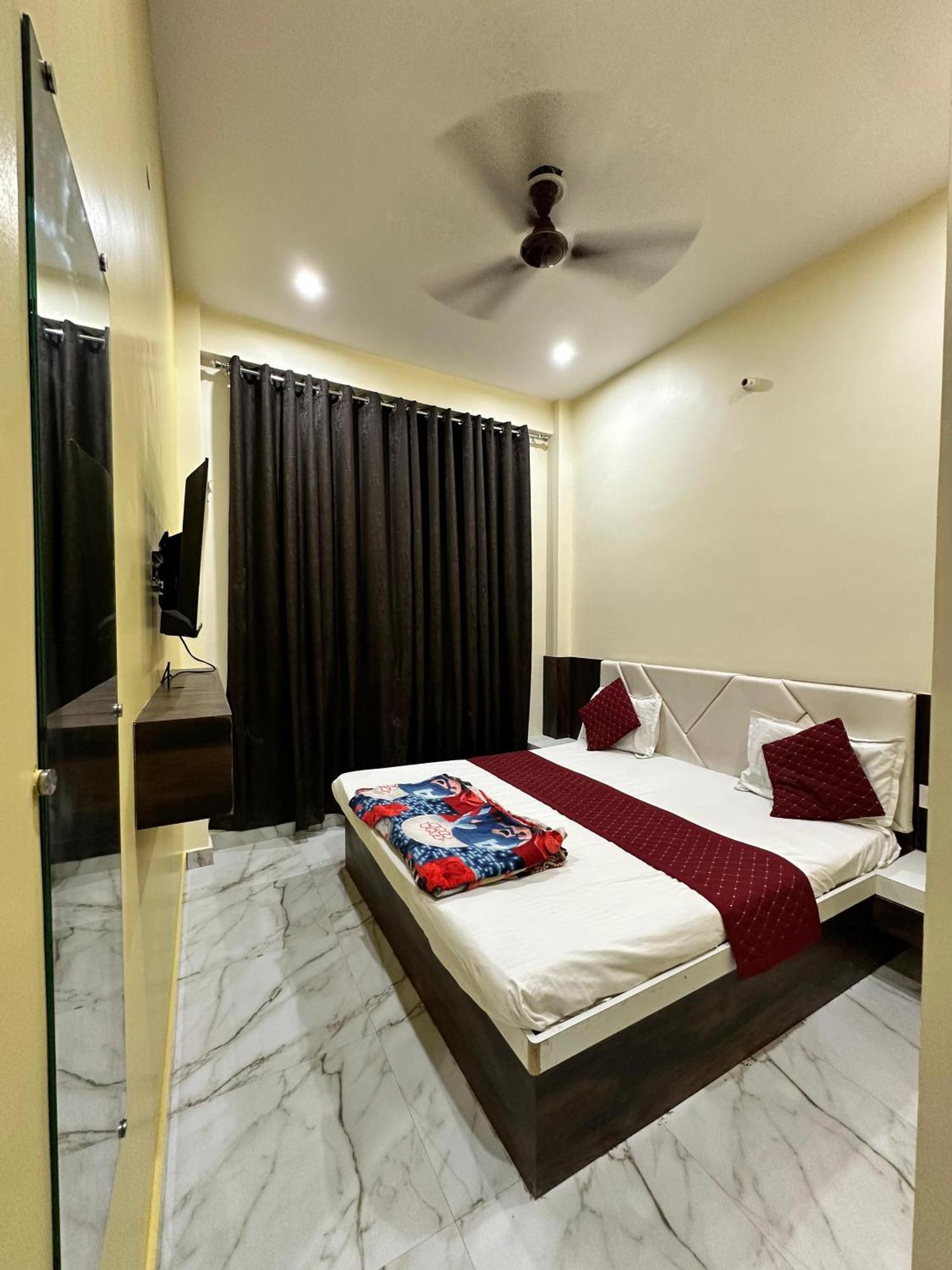 Cable Car Hotel Varanasi Ngoại thất bức ảnh